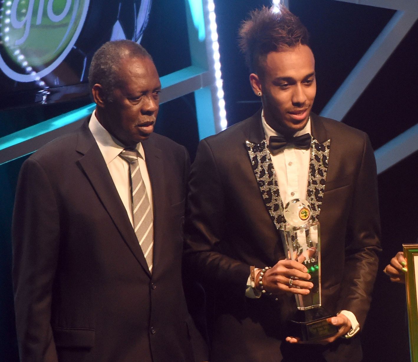 Aubameyang-wins-African-Footballer-of-the-Year2017